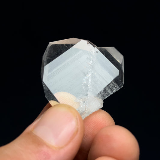 Quartz var. Japan-Law Twin