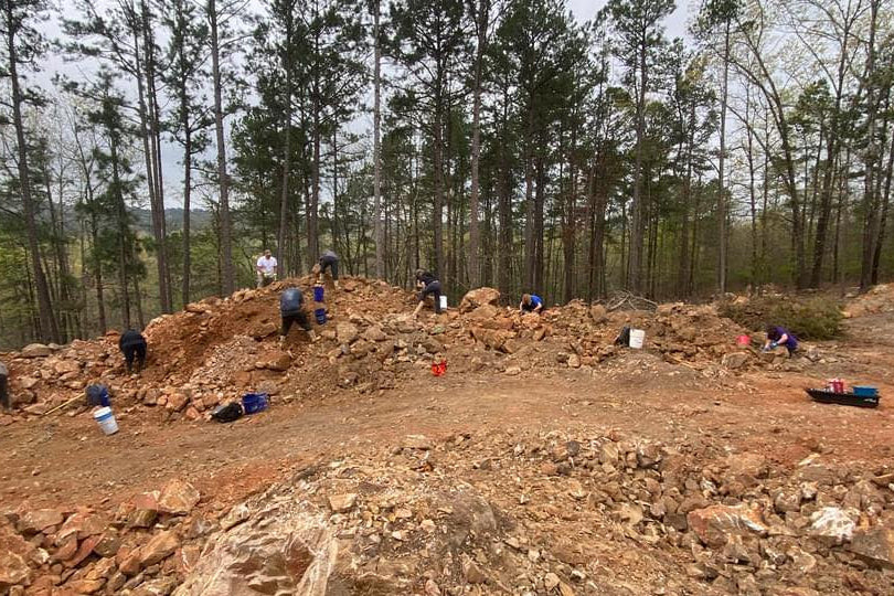 quartz digging