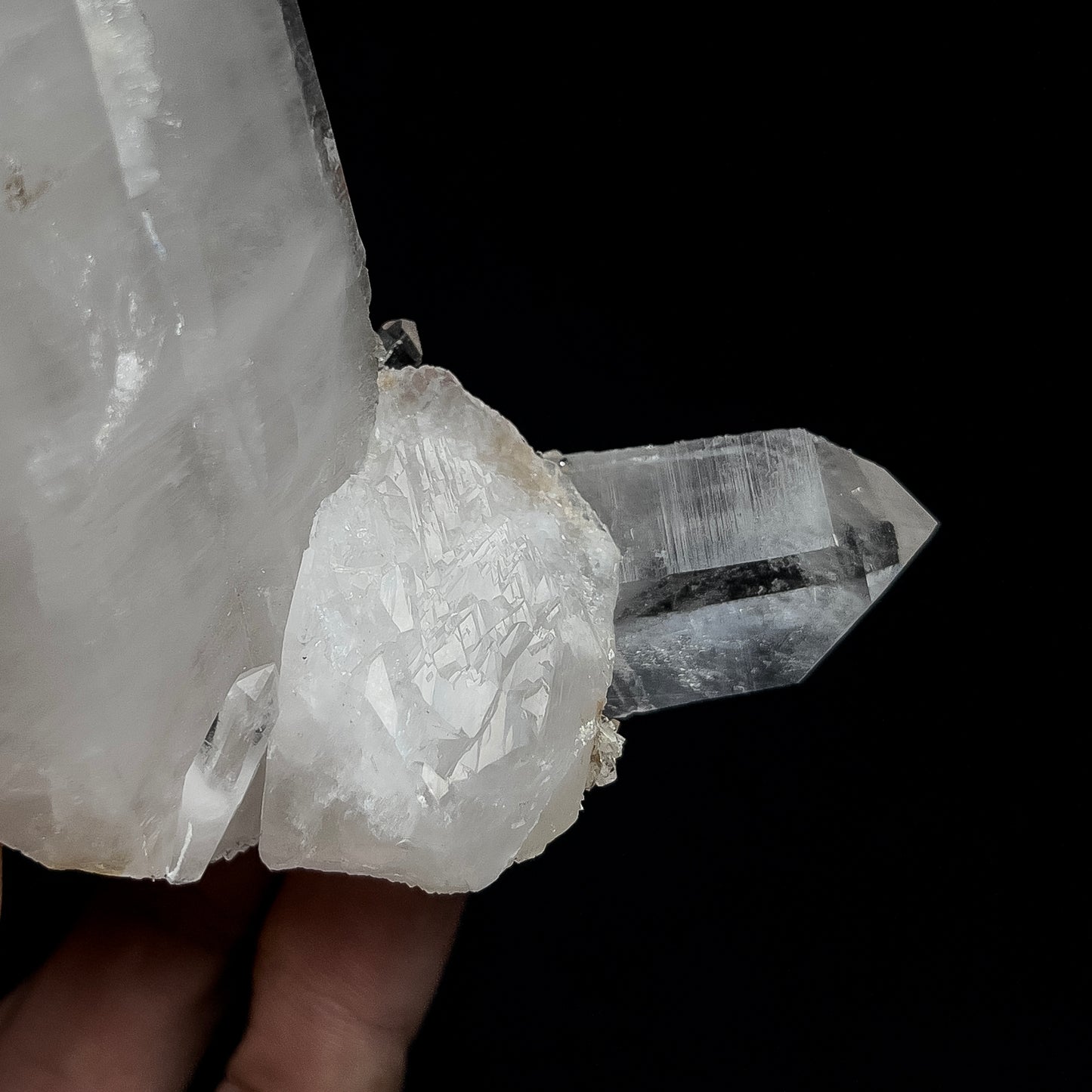Quartz var. Japan-Law Twin (repaired x1)