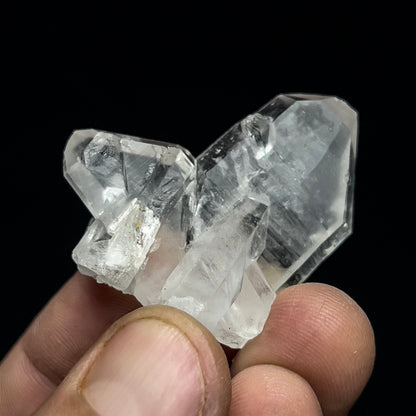 Quartz var. Japan-Law Twin (repaired x1)