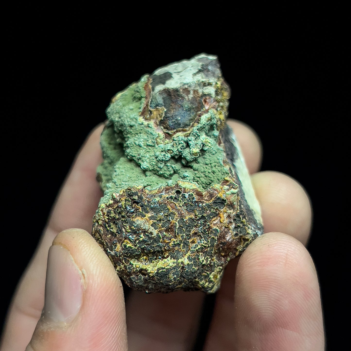 Kidwellite on Beraunite